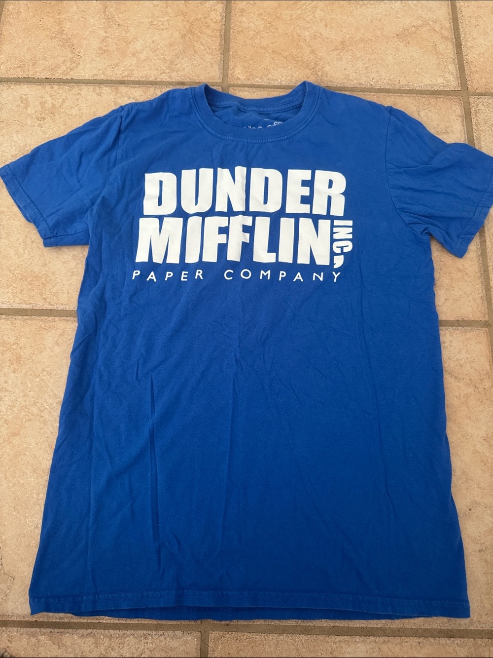 Women’s small Dunder Mifflin The Office show tshirt